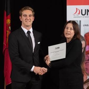 Meet your Posher, Aaron